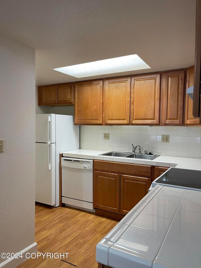 4318 Checkmate Dr unit 18, Anchorage, AK 99508 - photo 2