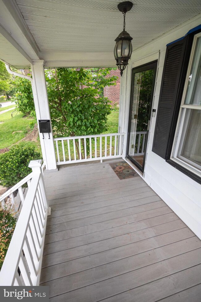 1212 Stirling St, Coatesville, PA 19320 - photo 2