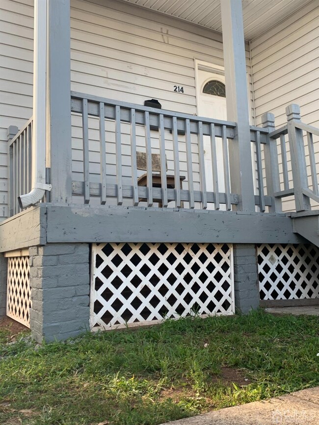 214 Hale St, New Brunswick, NJ 08901 - photo 4