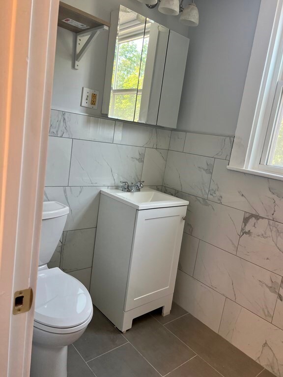 709 Hammond St unit 1, Chestnut Hill, MA 02467 - photo 6