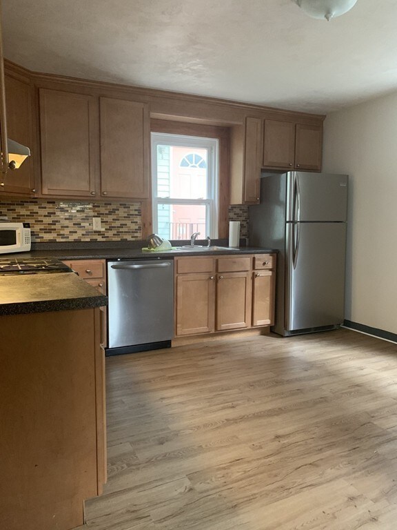 119R Sciarappa St, Cambridge, MA 02141 - photo 5