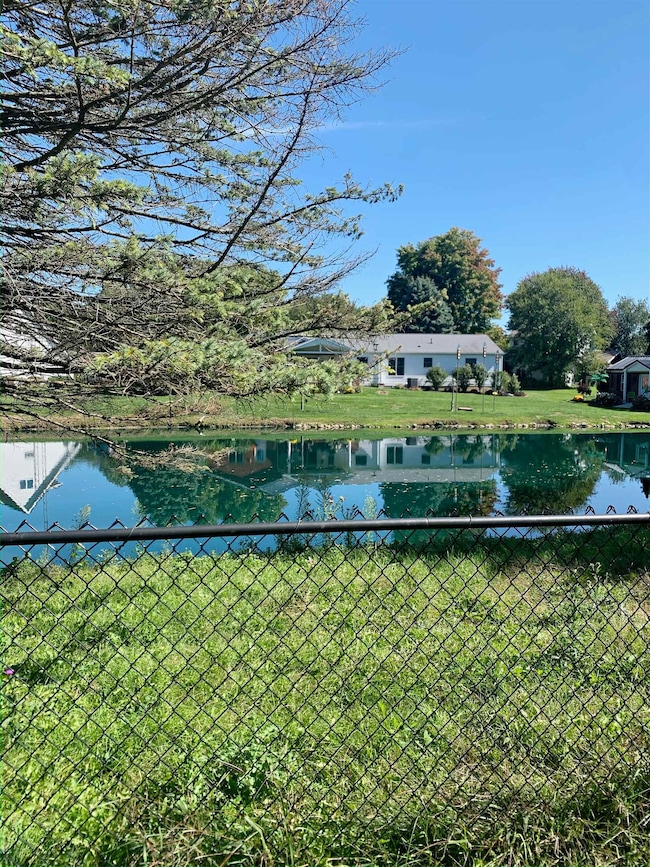 8520 Apple Blossom Ln, Flushing, MI 48433 - photo 5