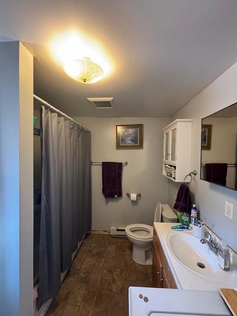 1ST FLOOR BATHROOM