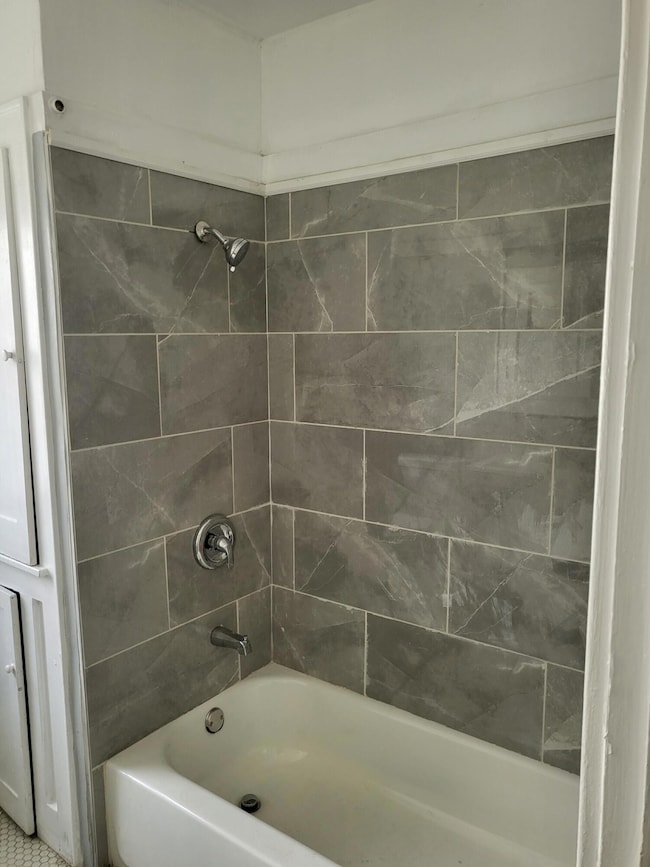 2902 N 44th St unit 2904, Milwaukee, WI 53210 - photo 5