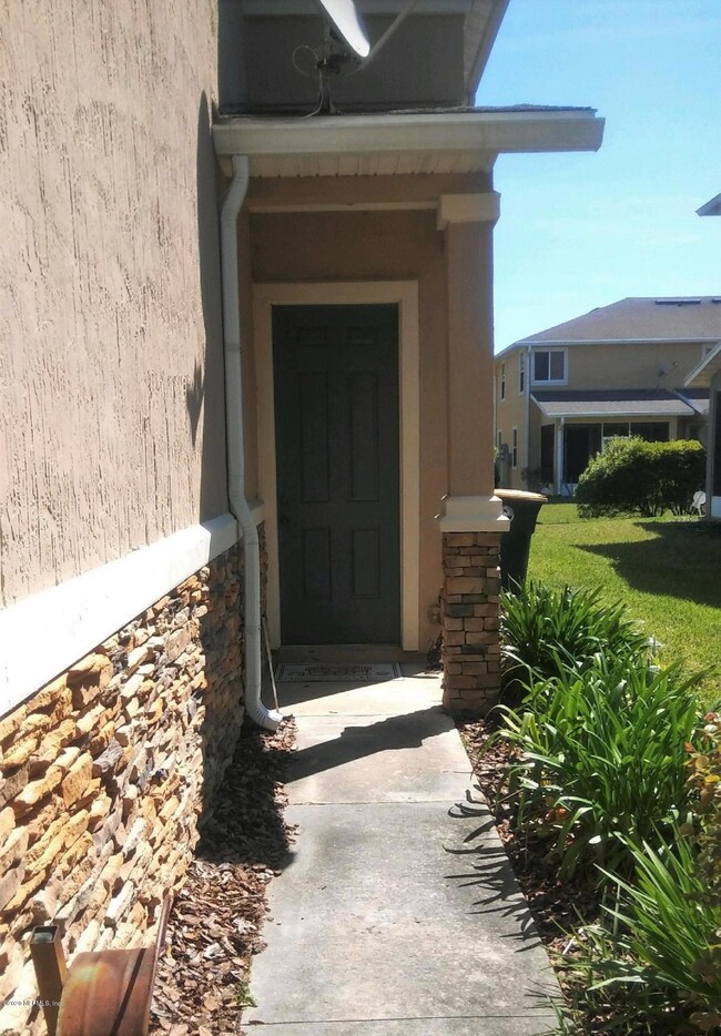 2327 Sunset Bluff Dr, Jacksonville, FL 32216 - photo 2