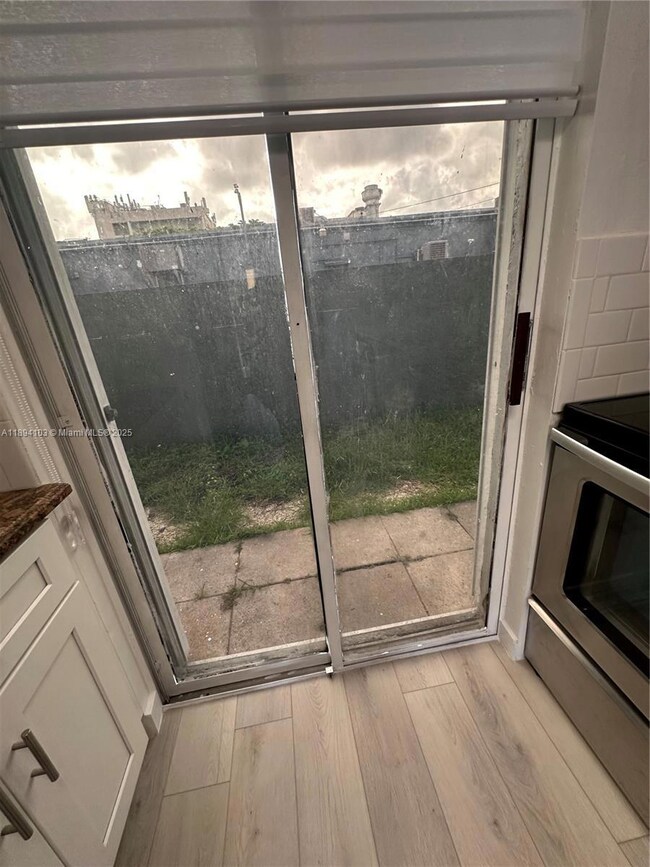 1852 SW 7th St unit 109, Miami, FL 33135 - photo 5