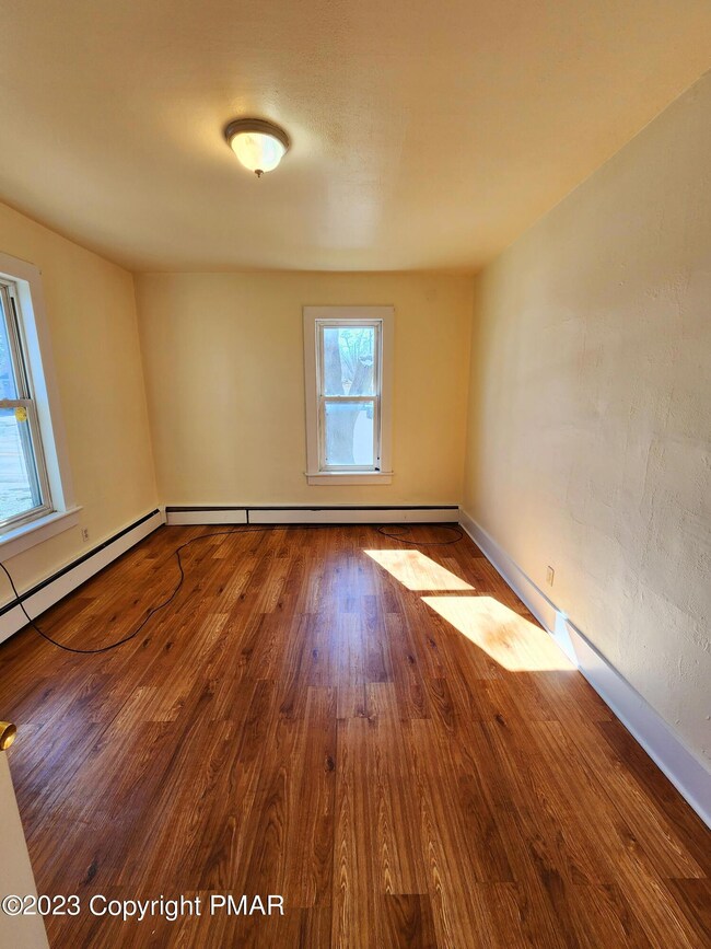 554 N 5th St unit 1, Stroudsburg, PA 18360 - photo 7
