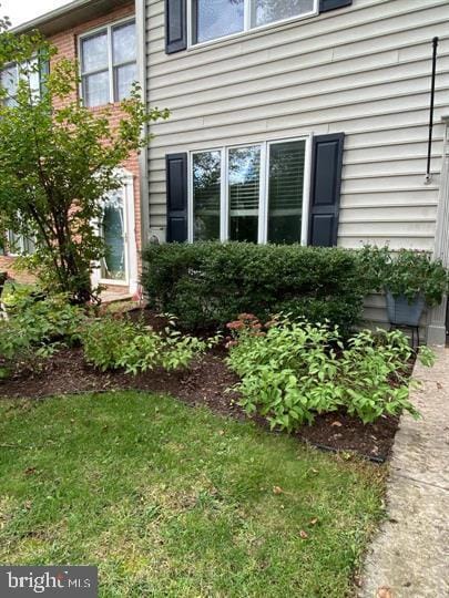 211 Morningside Dr, Falling Waters, WV 25419 - photo 4