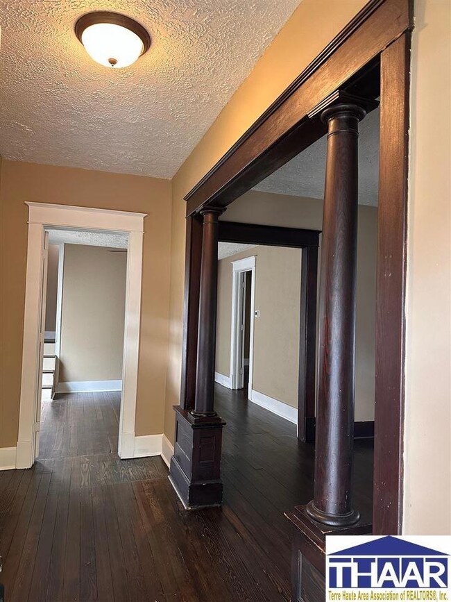 1819 S 8th St, Terre Haute, IN 47802 - photo 2