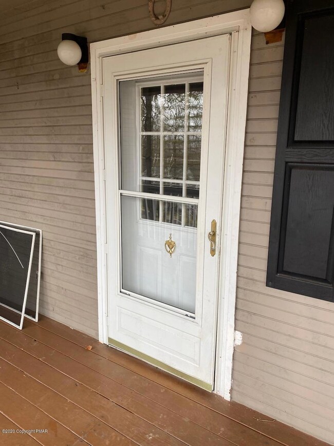 151 Buck Ridge Dr, Drums, PA 18222 - photo 5