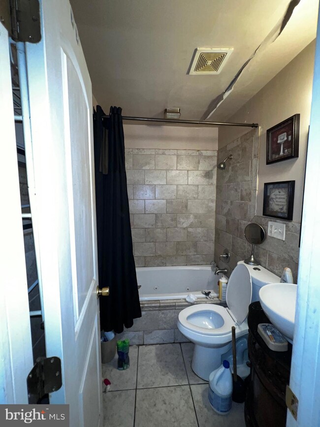 3917 Colborne Rd, Baltimore, MD 21229 - photo 6