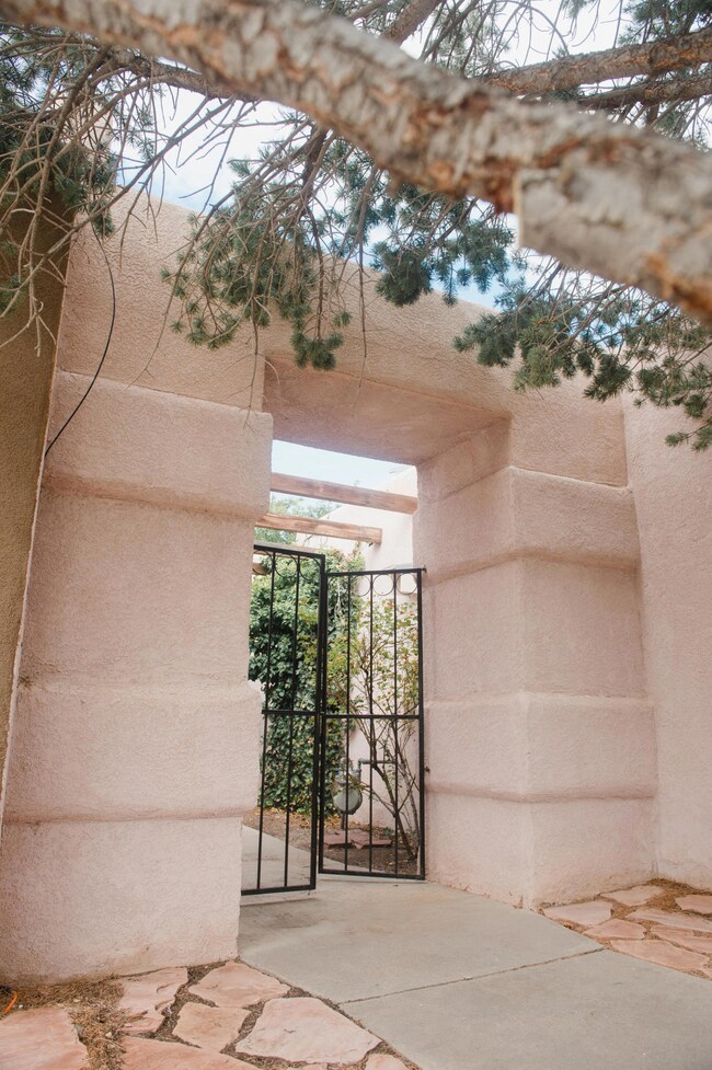 5905 Elmwood Dr NE, Albuquerque, NM 87109 - photo 5