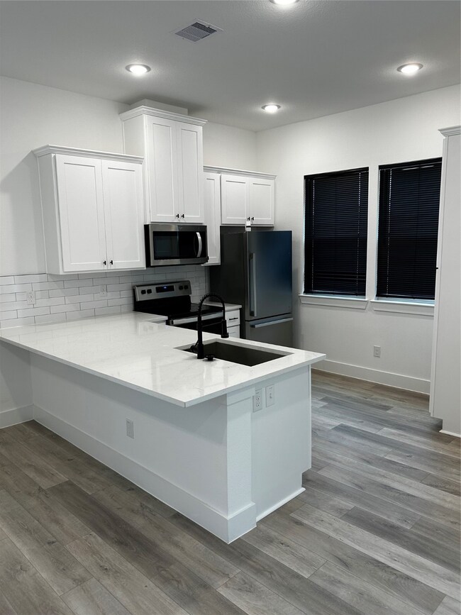 8424 Wileyvale Rd unit A, Houston, TX 77016 - photo 6