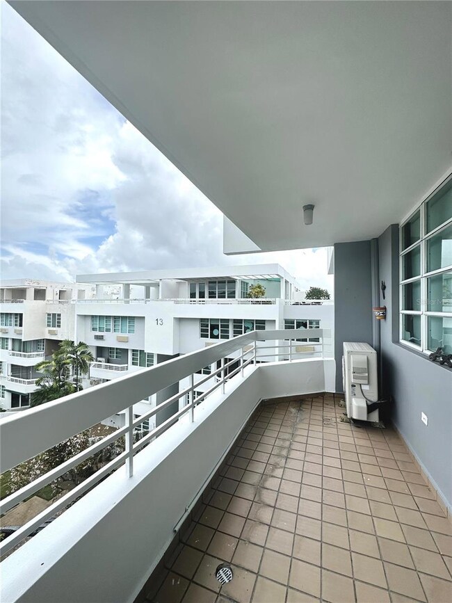 1107 Av Juan Carlos de Borbon, Guaynabo, PR 00969 - photo 7