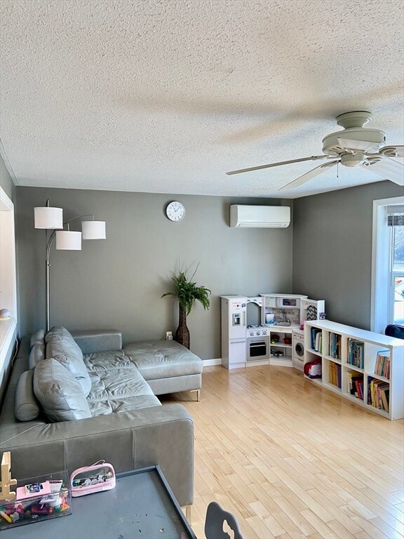 19 Meadowbrook Dr, Sunderland, MA 01375 - photo 4