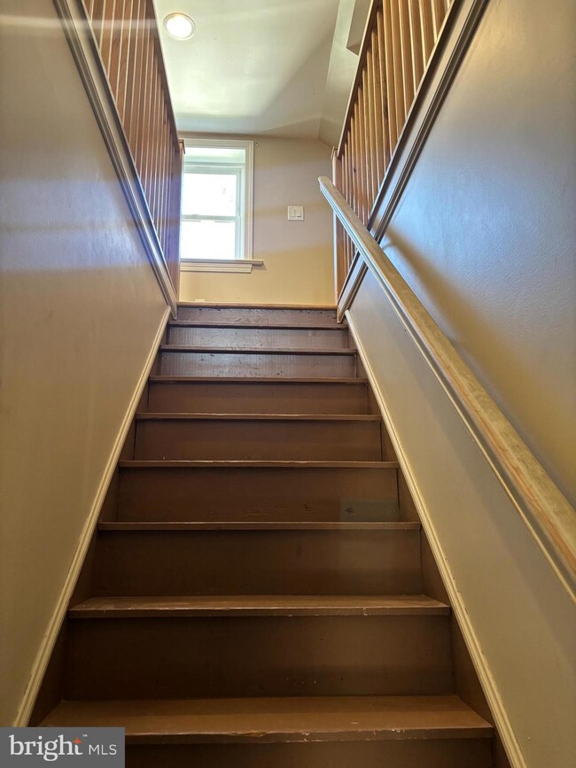 202 Locust St, New Holland, PA 17557 - photo 7