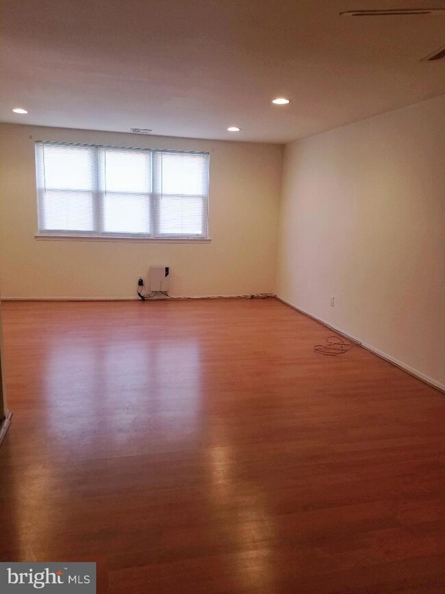 8015 Moro St unit B 2 FL, Philadelphia, PA 19136 - photo 4