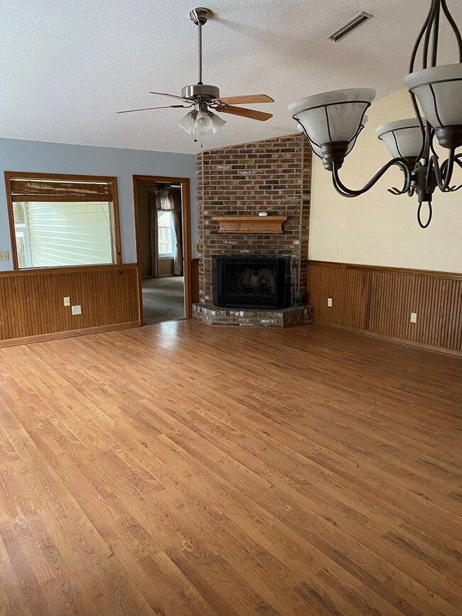 104 E Fontana Cir, Dothan, AL 36305 - photo 3