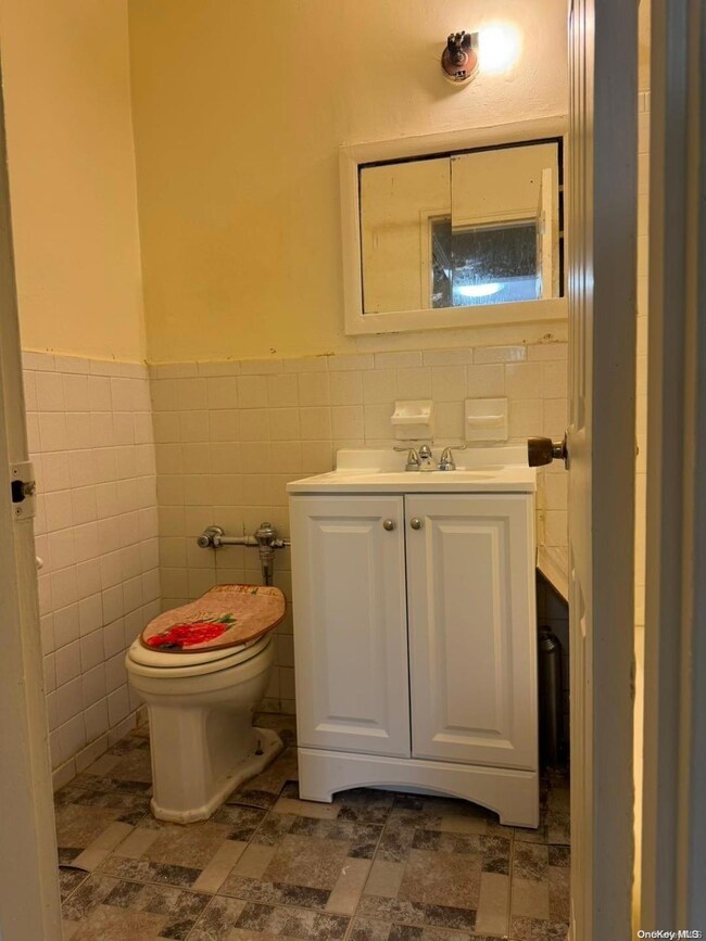 83-30 Vietor Ave unit 601, Elmhurst, NY 11373 - photo 6