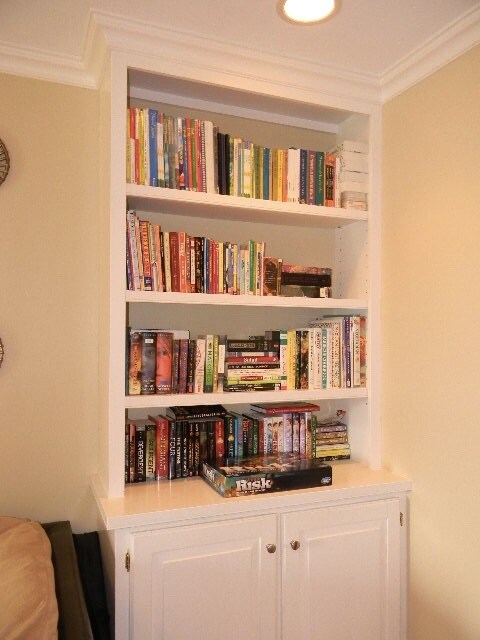 Built in bookshelf in greatroom