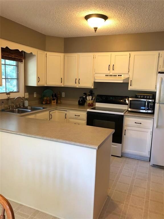 912 Park Ln, Pella, IA 50219 - photo 4