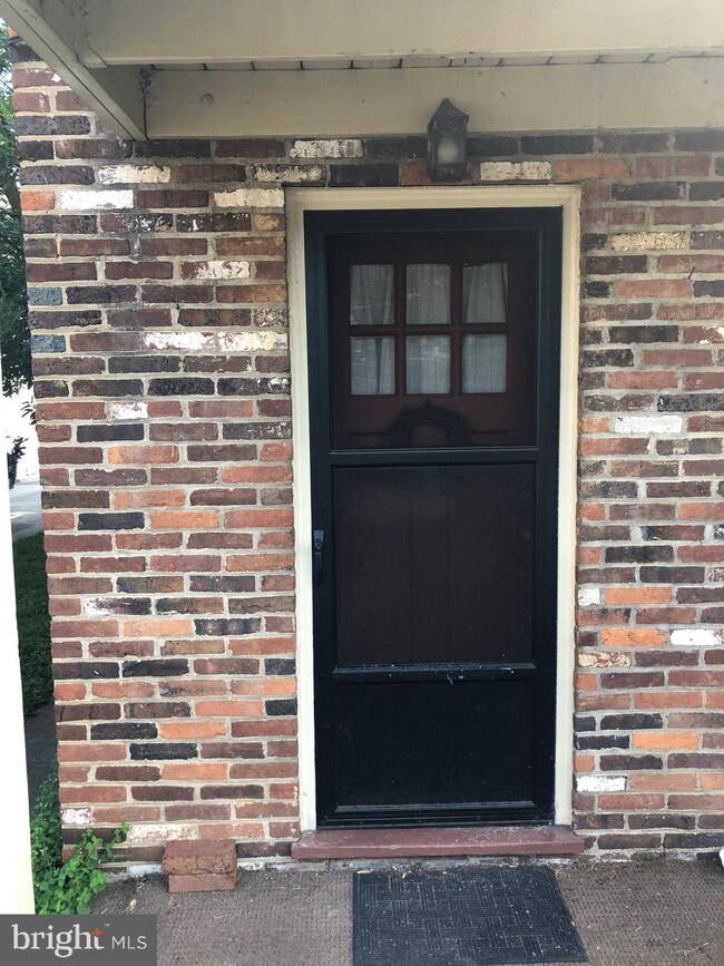 116 W Piccadilly St unit 1, Winchester, VA 22601 - photo 3