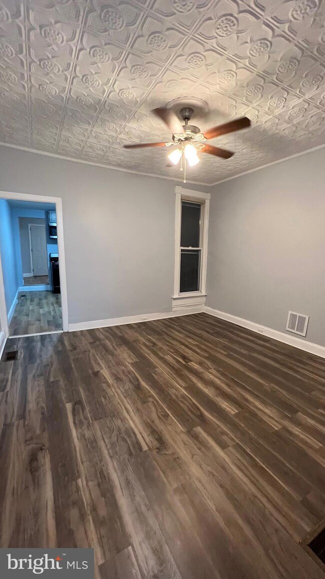 1017 Appleton St, Baltimore, MD 21217 - photo 4