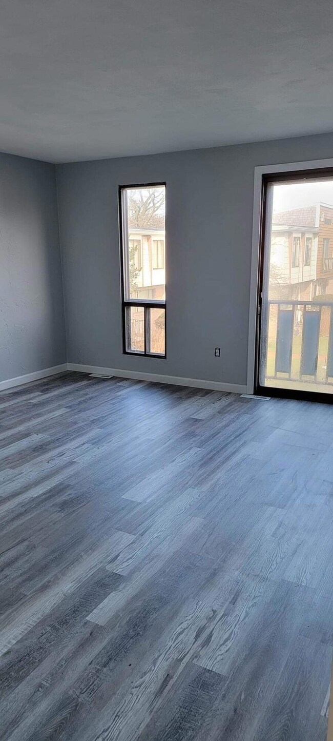 329 W West Main unit 20, Barnstable, MA 02601 - photo 5