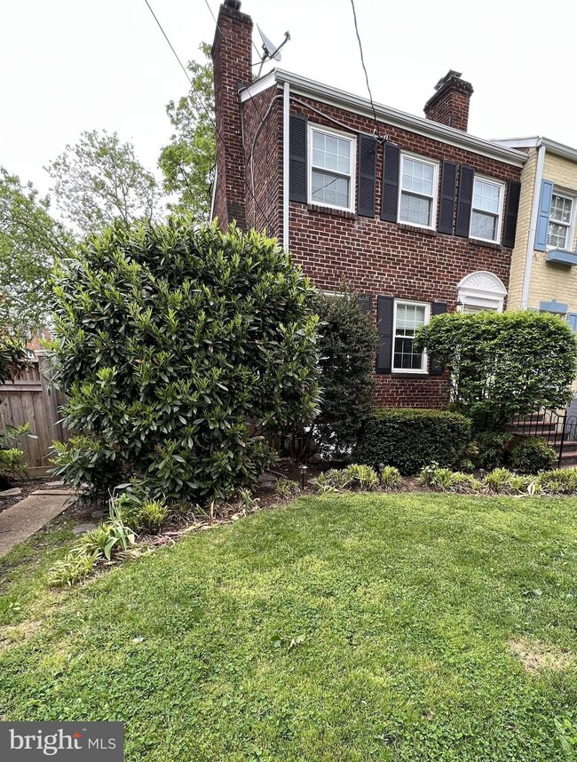 1221 Powhatan St, Alexandria, VA 22314 - photo 2