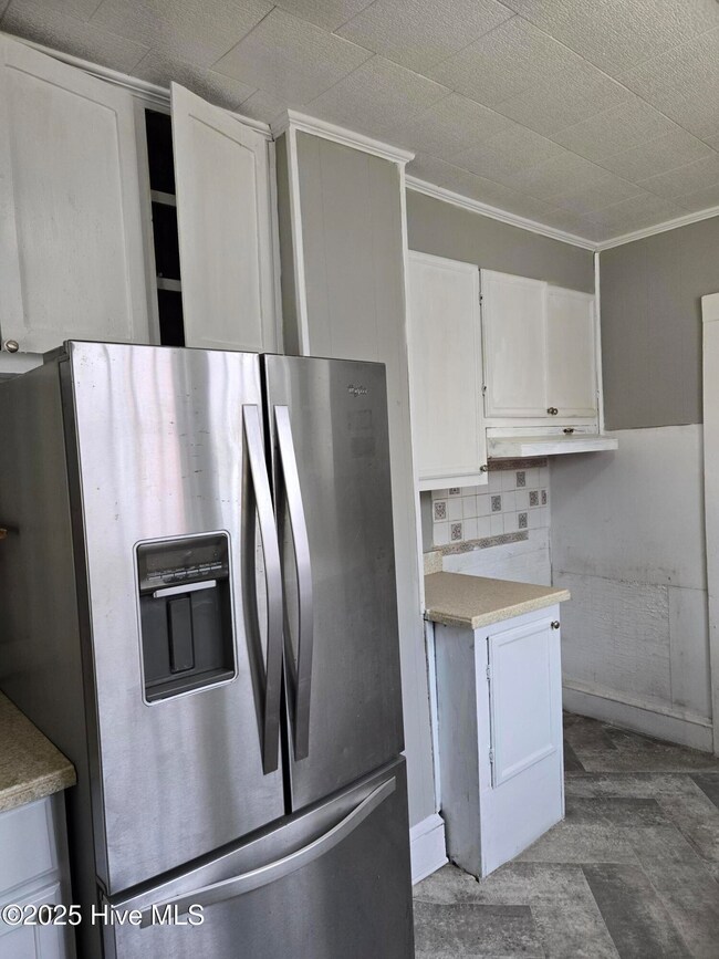 216 N Elm St, Williamston, NC 27892 - photo 3