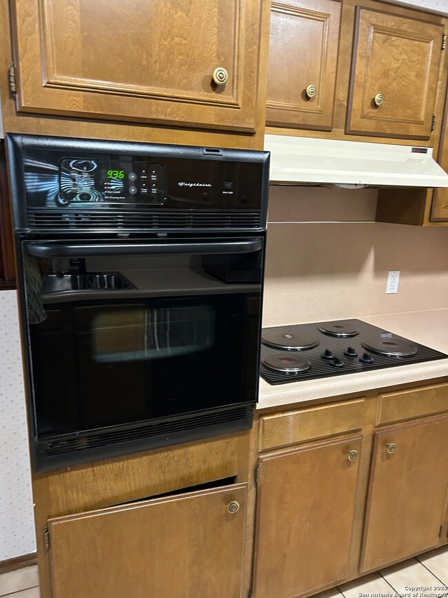 241 Ralston, Converse, TX 78109 - photo 5