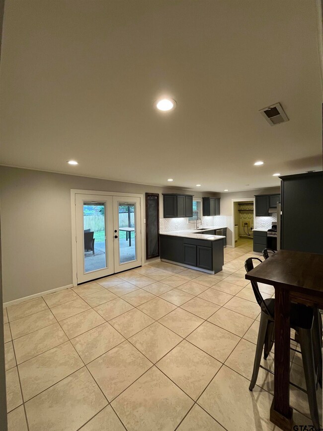 628 628 Fair Ln, Tyler, TX 75701 - photo 3