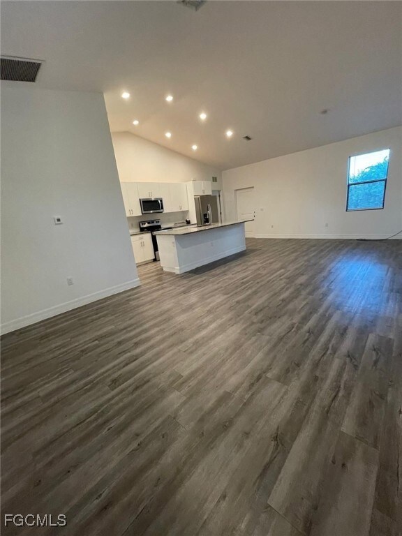 8027 Buttercup Cir, Labelle, FL 33935 - photo 3