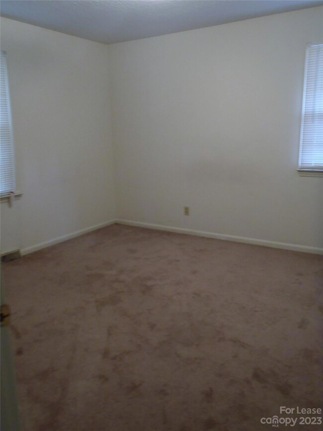 221 Kelly St unit 2, Statesville, NC 28677 - photo 5