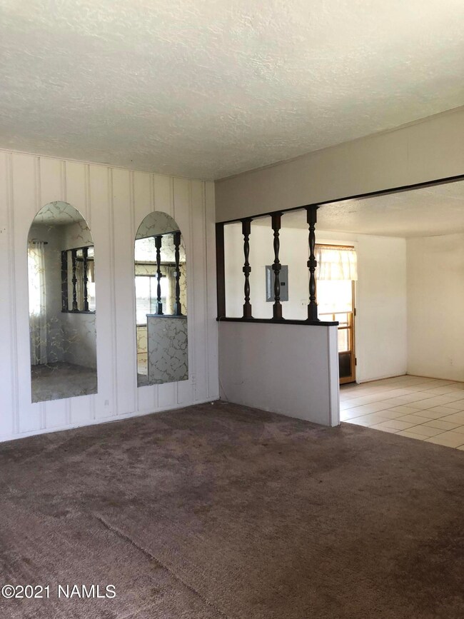 105 E Mahoney St, Winslow, AZ 86047 - photo 4