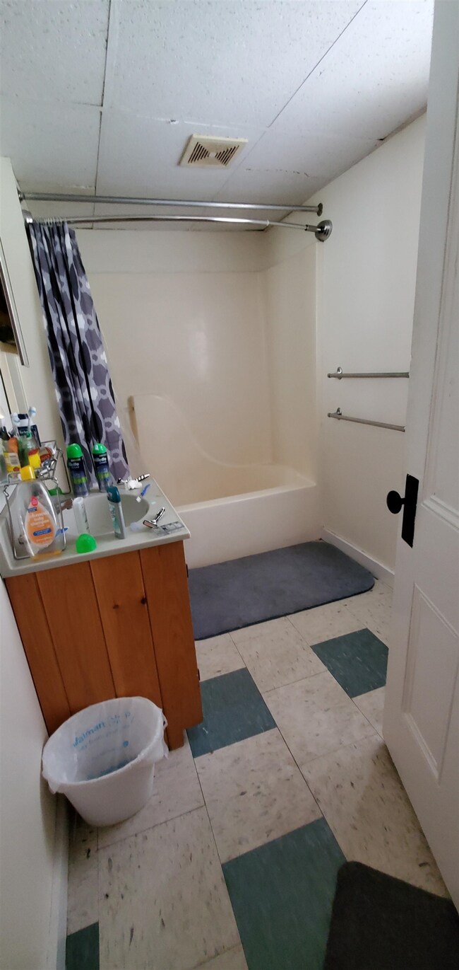 21 Spruce St, Saint Johnsbury, VT 05819 - photo 7