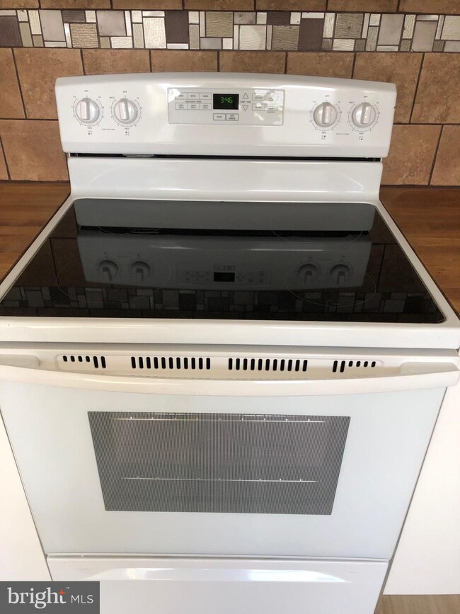 107 Cedar Rd, Wallingford, PA 19086 - photo 5