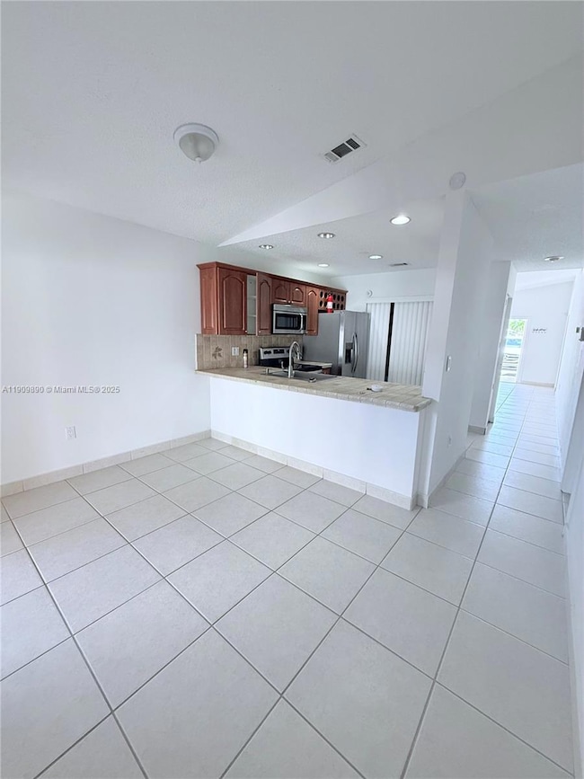 6430 W 25th Ln, Hialeah, FL 33016 - photo 3