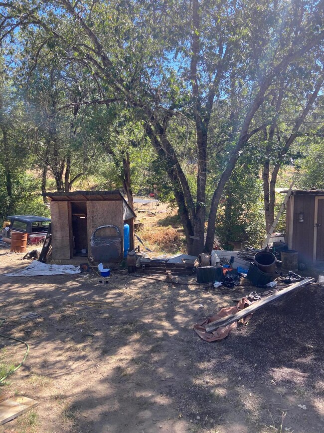 10221 Blackwell Rd, Central Point, OR 97502 - photo 2