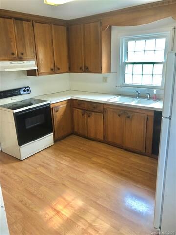 468 Reynolda Dr, Statesville, NC 28677 - photo 6