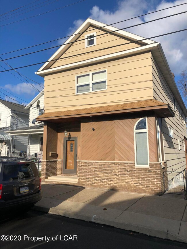 46 W Green St, Nanticoke, PA 18634 - photo 2