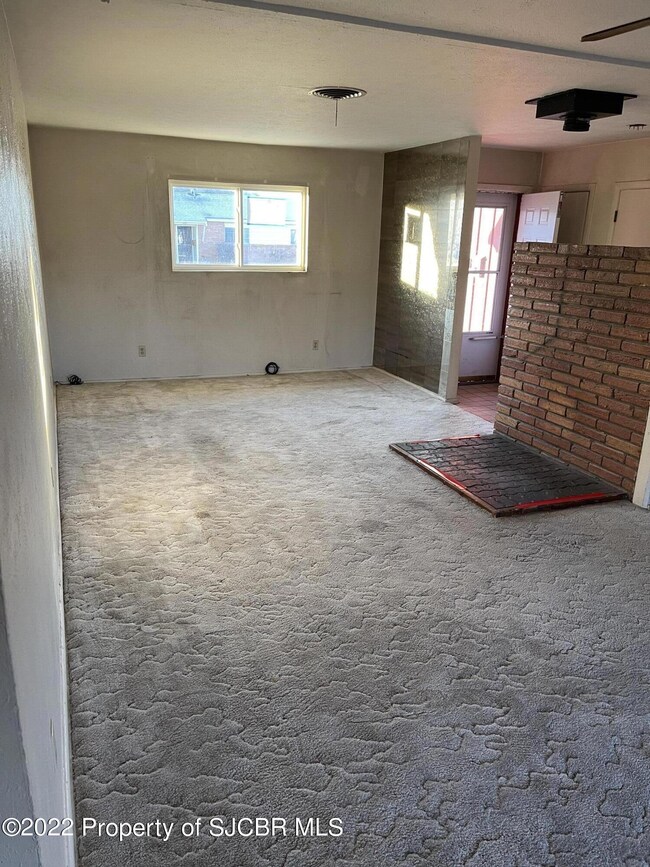 4104 Windsor Dr, Farmington, NM 87402 - photo 2