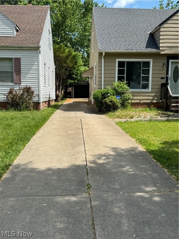 17829 Dalewood Ave, Maple Heights, OH 44137 - photo 2