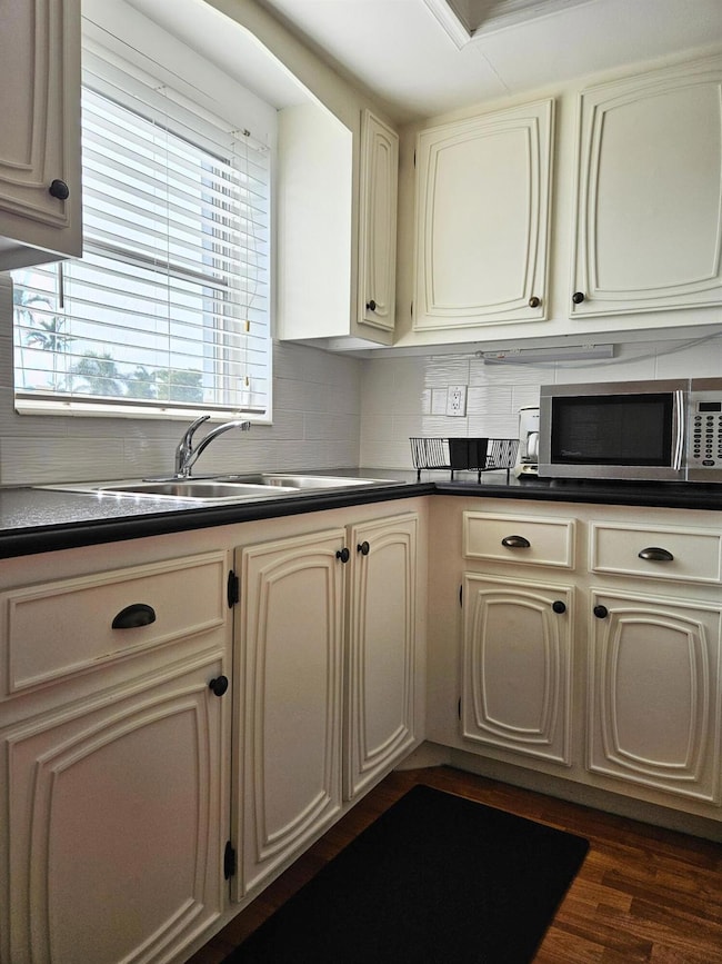 2572 Emory Dr E unit I, West Palm Beach, FL 33415 - photo 3