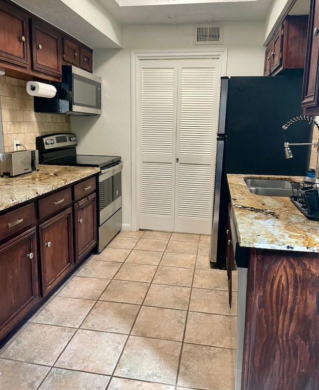 800 Country Place Dr unit 304, Houston, TX 77079 - photo 6