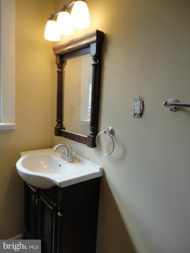 312 Division Ave NE, Washington, DC 20019 - photo 2