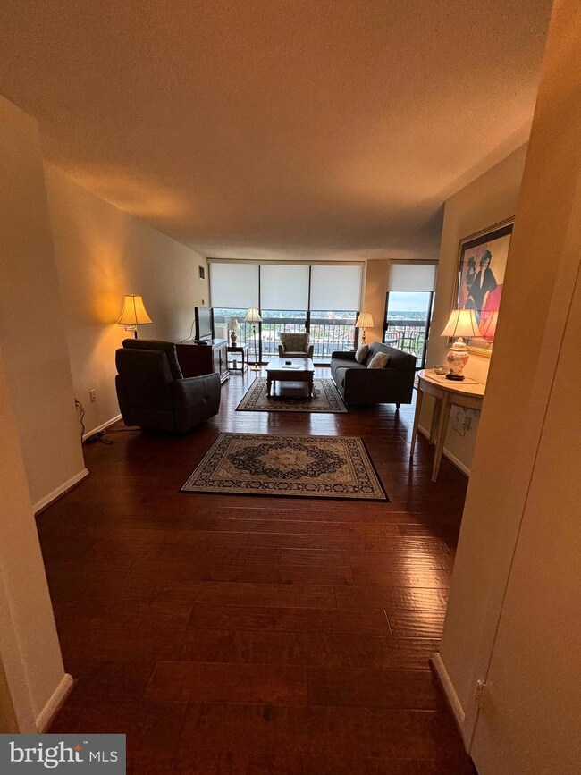 Alexandria House unit 1110, Alexandria, VA 22314 - photo 5