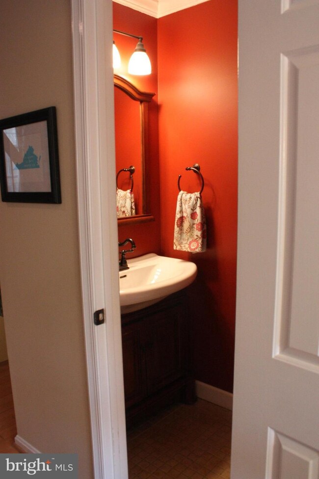 5828 Wye Oak Commons Ct unit 14, Burke, VA 22015 - photo 3