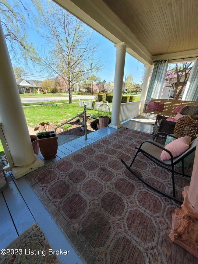 908 highland front porch pic4