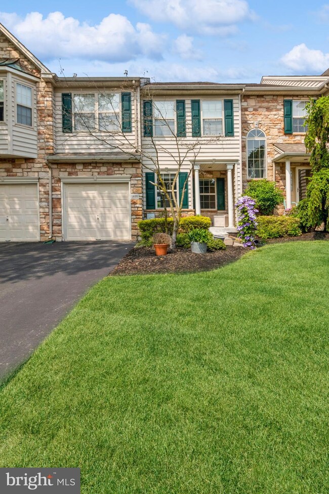 1835 Creekview Ln unit PVT, Jamison, PA 18929 - photo 3